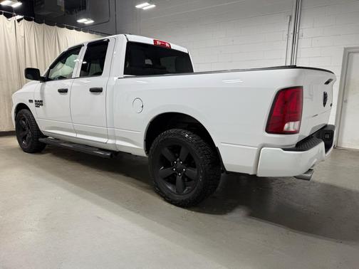 Bright White Clearcoat 2019 RAM 1500 Classic Tradesman