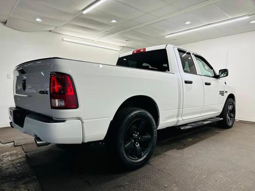 Bright White Clearcoat 2019 RAM 1500 Classic Tradesman