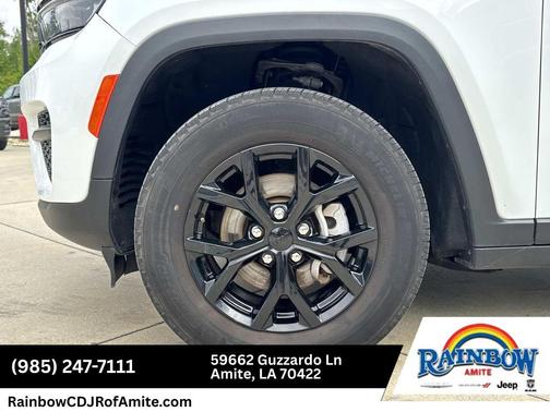 Bright White Clearcoat 2024 Jeep Grand Cherokee Laredo