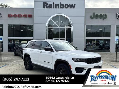 Bright White Clearcoat 2024 Jeep Grand Cherokee Laredo