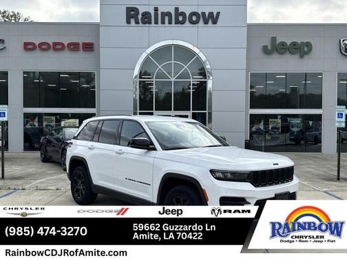 Bright White Clearcoat 2024 Jeep Grand Cherokee Laredo