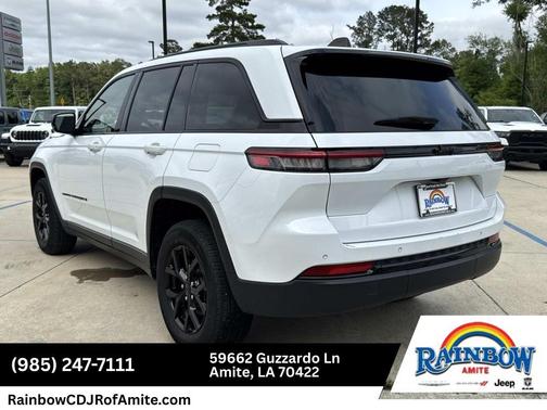 Bright White Clearcoat 2024 Jeep Grand Cherokee Laredo