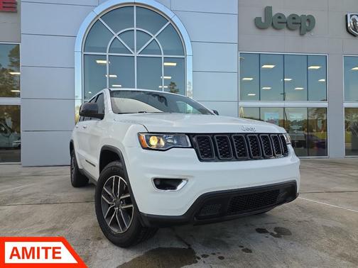 2020 Jeep Grand Cherokee Laredo E