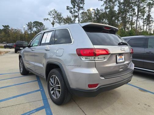 2020 Jeep Grand Cherokee Laredo E