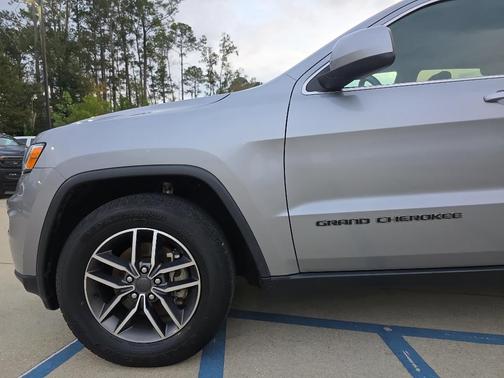 2020 Jeep Grand Cherokee Laredo E