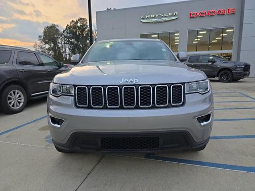 2020 Jeep Grand Cherokee Laredo E