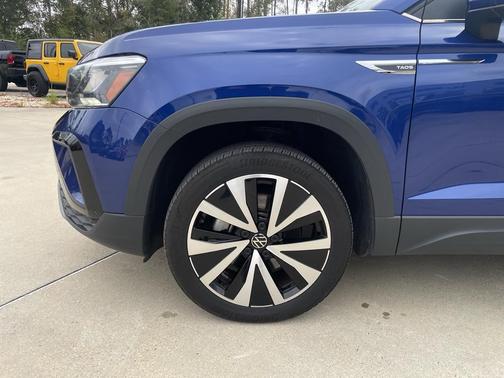 2024 Volkswagen Taos 1.5T SE