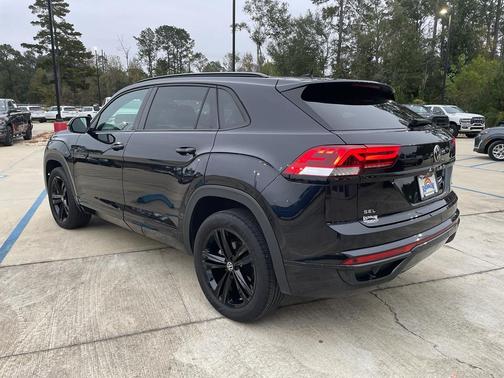 2023 Volkswagen Atlas Cross Sport 2.0T SEL R-Line Black
