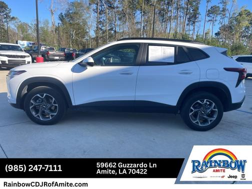 Summit White 2024 Chevrolet Trax LT