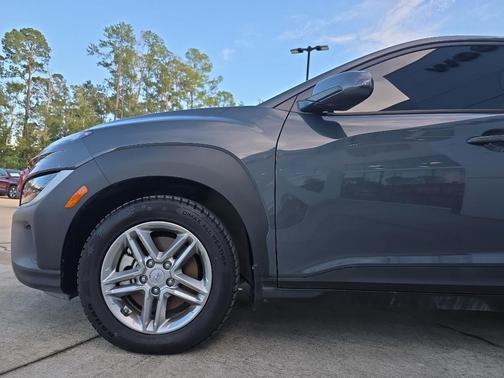 2023 Hyundai KONA SE