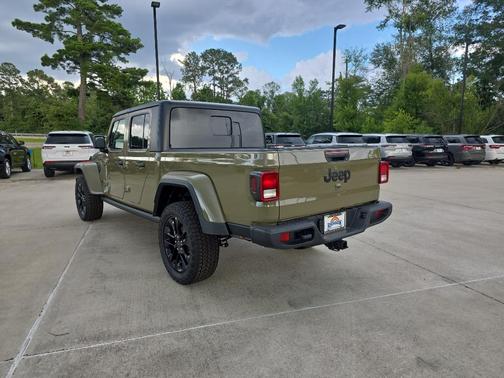 2025 Jeep Gladiator Sport