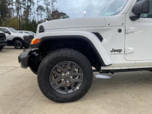 2026 Jeep Gladiator Sport