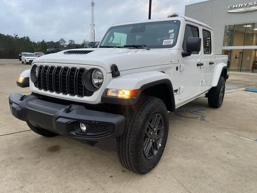 2026 Jeep Gladiator Sport
