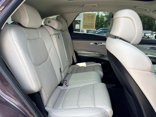 2022 Genesis GV70 2.5T
