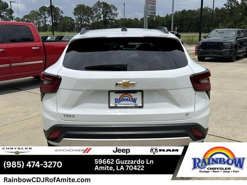 Summit White 2025 Chevrolet Trax LT