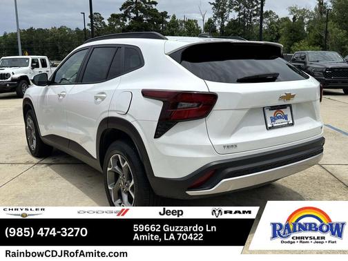 Summit White 2025 Chevrolet Trax LT