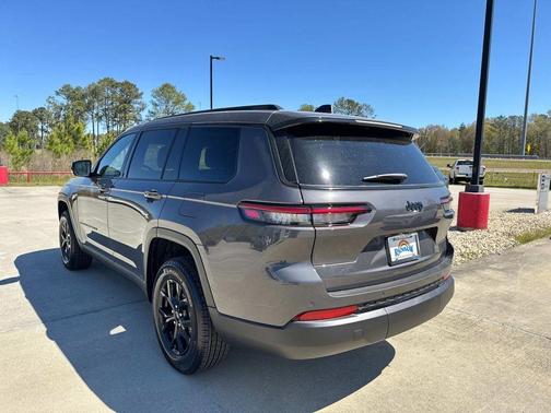 2025 Jeep Grand Cherokee L Laredo