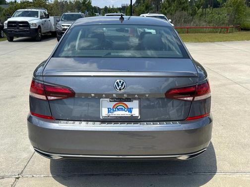 2022 Volkswagen Passat 2.0T SE