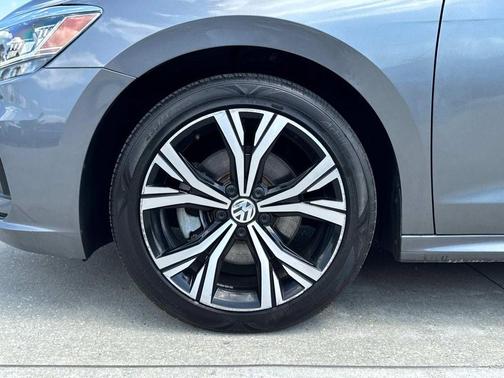 2022 Volkswagen Passat 2.0T SE