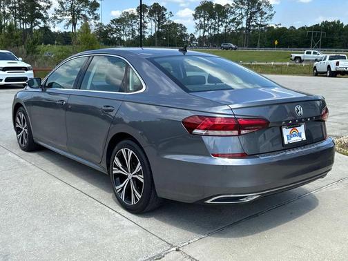 2022 Volkswagen Passat 2.0T SE