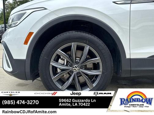 Opal White Pearl Effect 2023 Volkswagen Tiguan 2.0T SE