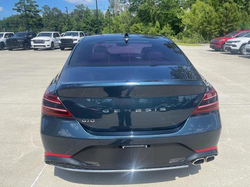2022 Genesis G70 2.0T