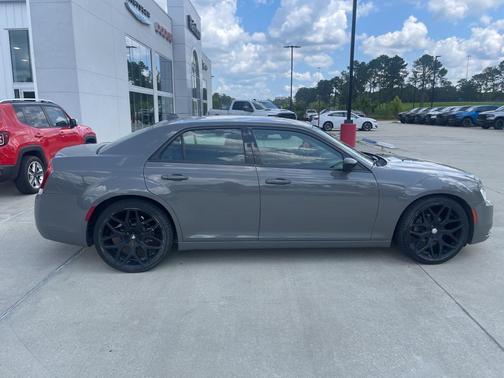 2019 Chrysler 300 Touring