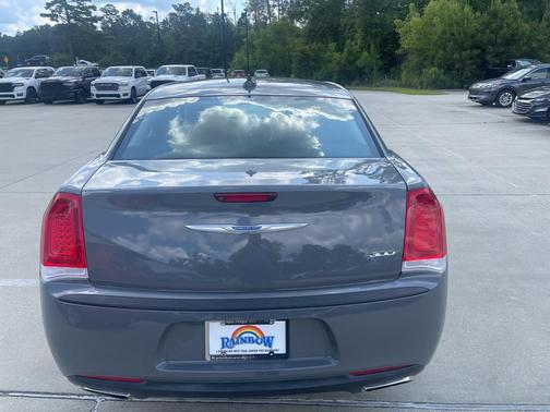 2019 Chrysler 300 Touring