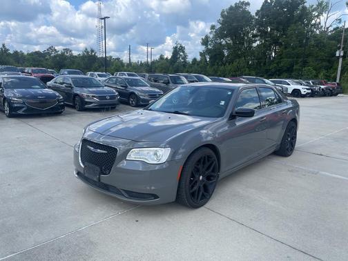 2019 Chrysler 300 Touring