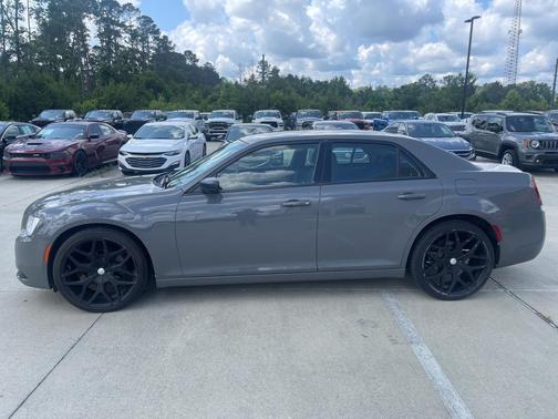 2019 Chrysler 300 Touring