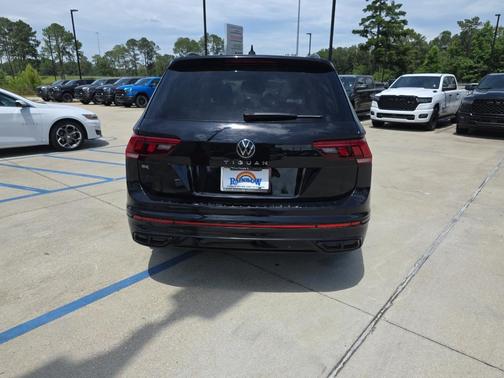 2023 Volkswagen Tiguan 2.0T SE R-Line Black