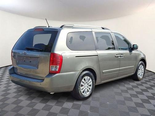 2011 Kia Sedona LX