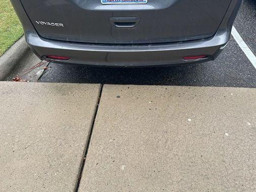 2021 Chrysler Voyager LXI