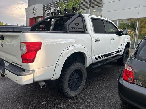 2021 Nissan Titan SV