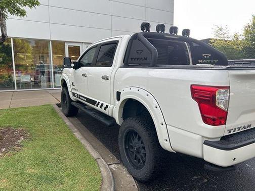 2021 Nissan Titan SV