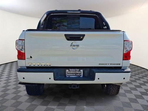 2021 Nissan Titan SV