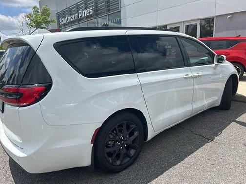 2021 Chrysler Pacifica Touring