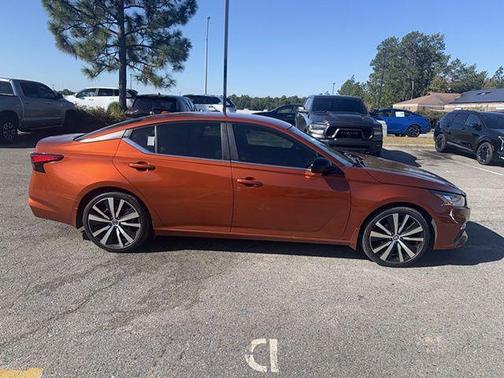 2022 Nissan Altima 2.5 SR