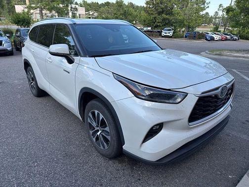 2021 Toyota Highlander Hybrid XLE
