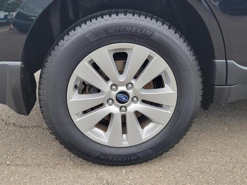 Crystal Black Silica 2019 Subaru Outback 2.5i Premium