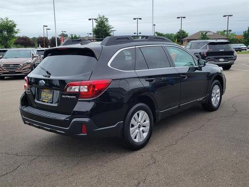 Crystal Black Silica 2019 Subaru Outback 2.5i Premium