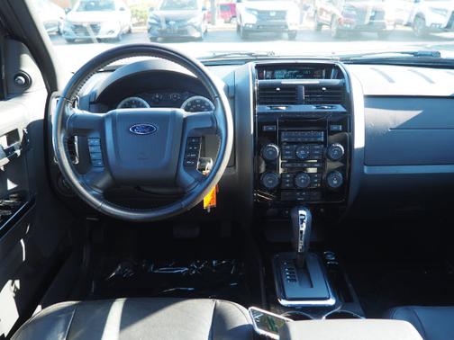 Photo 4 of 12 of 2009 Ford Escape Limited