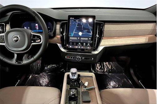 2026 Volvo XC90 B6 Plus 6-Seater