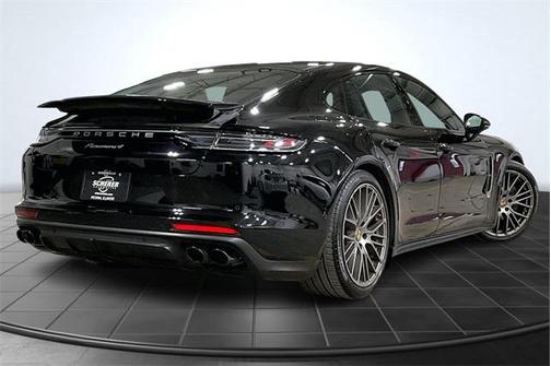 2022 Porsche Panamera Base