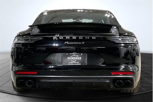 2022 Porsche Panamera Base