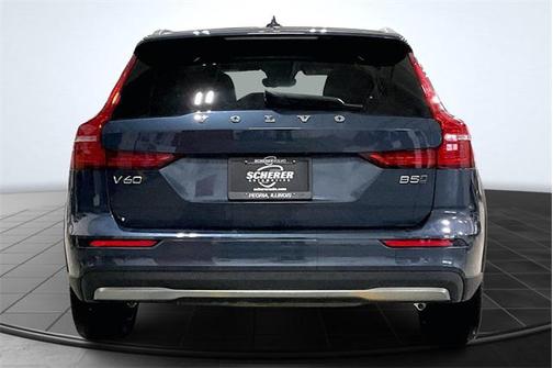 2025 Volvo V60 Cross Country Plus, B5 AWD Gas (mild hybrid)