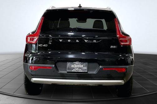 Onyx Black 2025 Volvo XC40 B5 Core Bright Theme