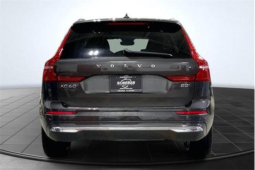 2023 Volvo XC60 B5 Ultimate Bright Theme