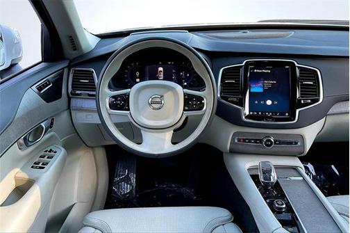 2024 Volvo XC90 B6 Ultimate Bright Theme 7-Seater