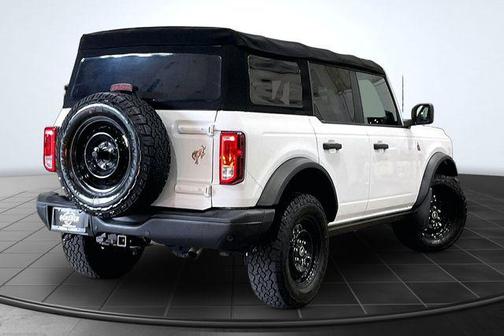 Oxford White 2022 Ford Bronco Black Diamond